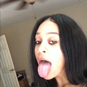 Meet your Posher, Sariah